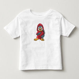 Pinguin als Feuerwehrmann mit Löschgerät Kleinkind T-shirt