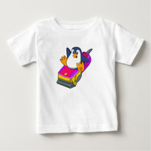 Pinguin als Friseur mit Razor Baby T-shirt