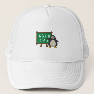 Pinguin als Lehrerin mit Blackboard Truckerkappe
