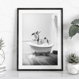 Pinguin in einer Badewanne Plakat