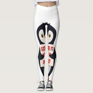 Pinguin-Maskottchen hält ein Schild für benutzerde Leggings