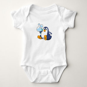 Pinguin mit Seifenblasen.PNG Baby Strampler