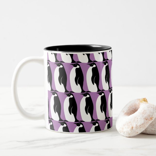 Pinguin Muster Lila Schwarz-weiß Zweifarbige Tasse (Mit Donut)
