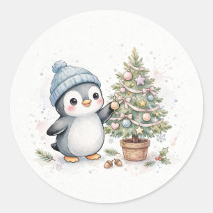 Pinguin schmückt Weihnachtsbaum Runder Aufkleber