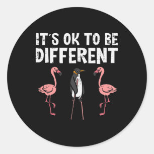 Pinguin sein Okay, um verschiedene Flamingo Männer Runder Aufkleber