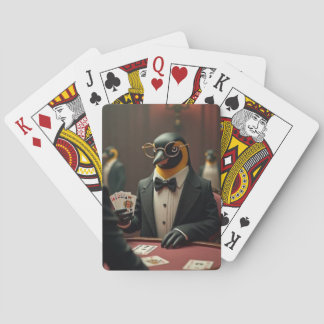 Pinguin spielt Poker und spielt Karten Spielkarten