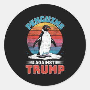 Pinguine gegen Trump Pinguin tappen gegen Tr Runder Aufkleber