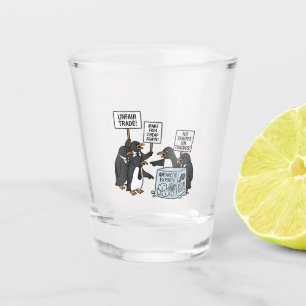 Pinguine gegen Zölle und Trump Schnapsglas