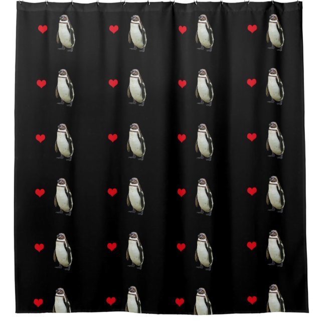Pinguine mit rotem Herzmuster auf schwarz Duschvorhang (Vorderseite)