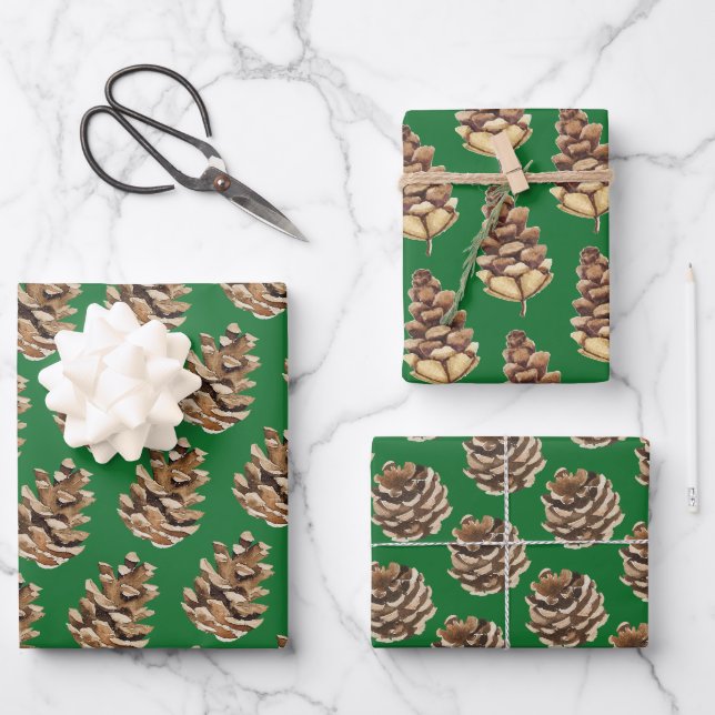 Pinienbäume auf Grün Geschenkpapier Set (Vorderseite)