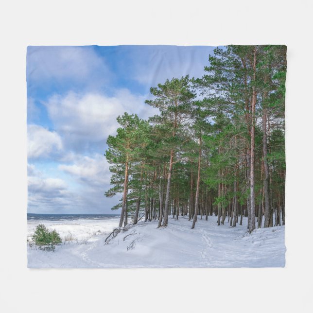 Pinienwald an der Küste Lettlands Fleecedecke (Vorderseite (Horizontal))