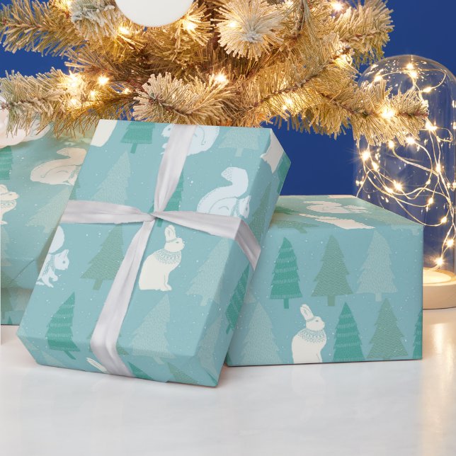 Pinienwälder, Eichhörnchen und Bunnies Geschenkpapier (Feiertage)