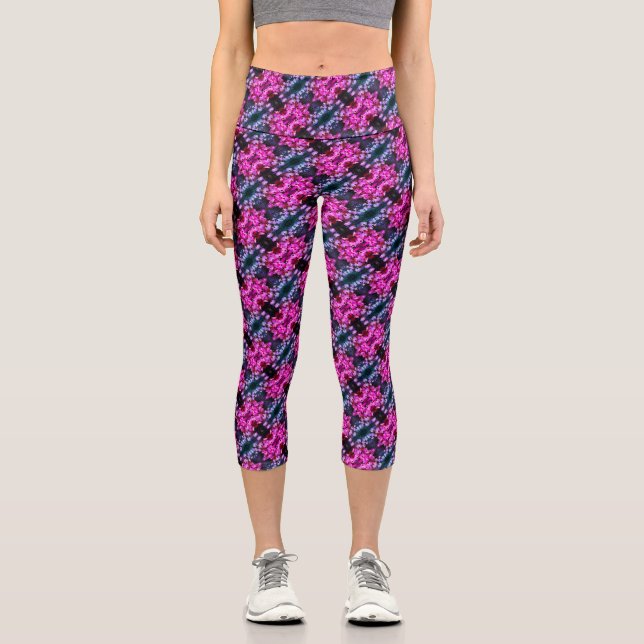 Pink African Daisy Blume Abstrakt Art Pattern Capri Leggings (Vorderseite)