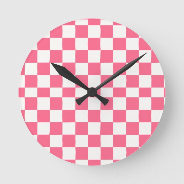 Pink and White Checkered Pattern  Runde Wanduhr (Vorderseite)