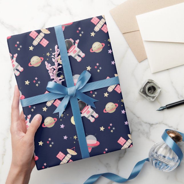 Pink Astronaut Space Stars Geschenkpapier (Schenken)