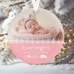 Pink Baby's First Christmas Personalisiertes Foto Ornament<br><div class="desc">Feiern Sie mit diesem zauberhaften Sake-Ornament,  mit weißen Schneeflocken und Text auf rosa Hintergrund,  das erste Weihnachtsfest eines kleinen Mädchens. Personalisieren Sie es mit dem Foto,  dem Namen und dem Geburtsjahr des Babys.</div>