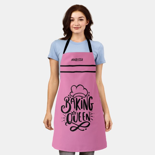 Pink Baking Queen Typografie mit individuellem Nam Schürze (Getragen)