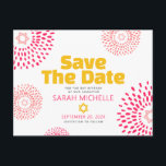 Pink Bat Mitzvah Save the Date Moderne Sternexplos Einladungspostkarte<br><div class="desc">Achten Sie darauf, dass alle Ihre Freunde und Verwandten den Meilenstein Ihrer Tochter Bat Mitzvah feiern können! Senden Sie diese lustige, boho Retro, personalisierte "Save the Date" Ankündigung Postkarte. Retro-Sternexplosionen mit heißen rosa und korallenfarbenen Blume mit den Sternen von David, sowie kühne moderne, gelbe, heiß rosa und dunkelgraue Sans Serif...</div>