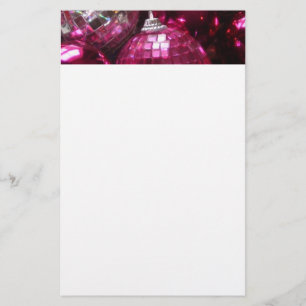 Pink Baubles Header Schreibtisch weiß Briefpapier