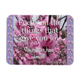Pink Blossom Fokus auf dem Joy Quote Magnet