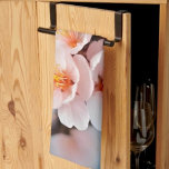 Pink Blossom Magic Geschirrtuch<br><div class="desc">A high-quality,  absorbent kitchen towel featuring custom designs,  perfect for adding style and functionality to your cooking space.</div>