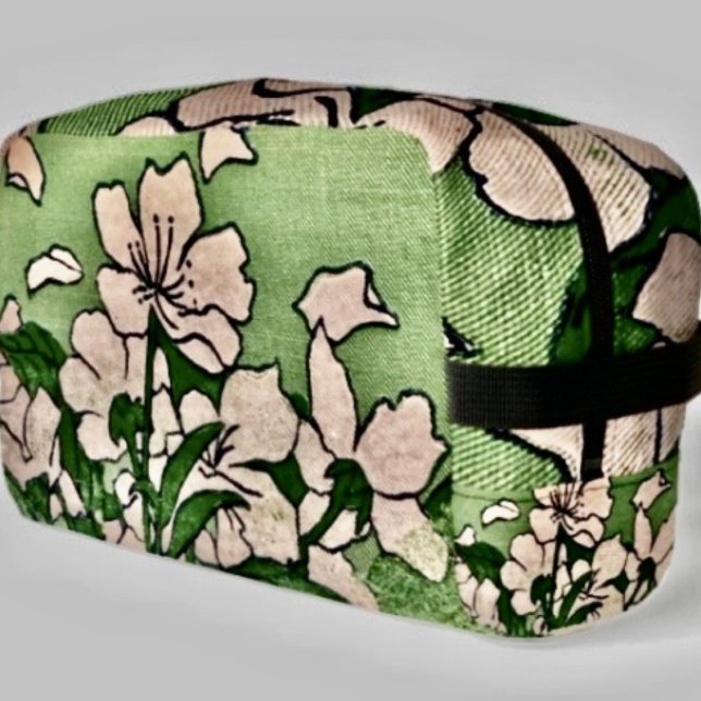 Pink Blossom Wasserfall  Waschbeutel (Von Creator hochgeladen)