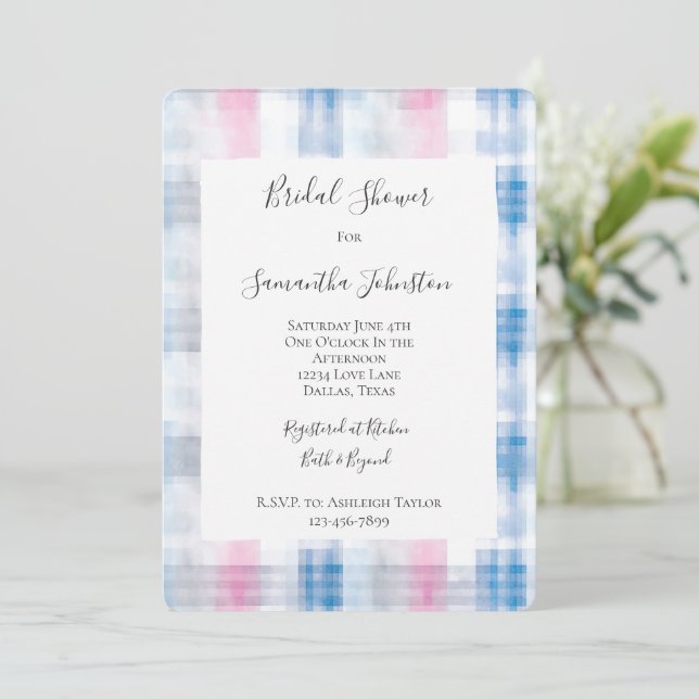 Pink Blue White Plaid Stripes Bridal Shower Einladung (Stehend Vorderseite)