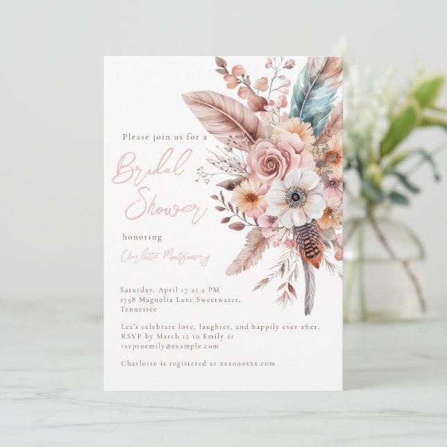 Pink Boho Blume & Feathers Elegantes Brautparty Einladung (Stehend Vorderseite)