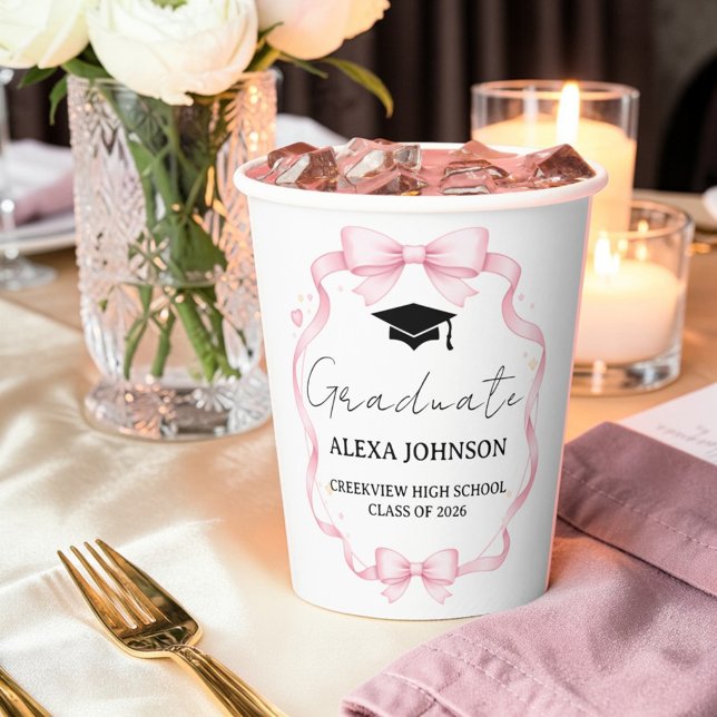 Pink Bow Class Of 2026 Graduation Cap Graduate Pappbecher (Von Creator hochgeladen)