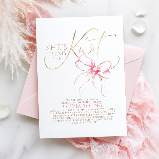 Pink Bow Elegant Modern Minimalist Bridal Shower Einladung (She's Tying The Knot Bridal Shower Invitation with Pink Bow)
