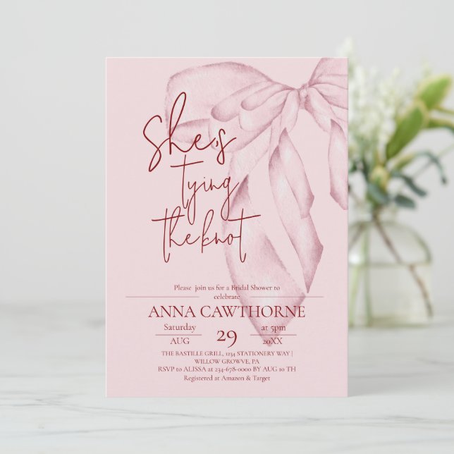Pink Bow ⎮Modern Elegant Bridal Shower Einladung (Stehend Vorderseite)