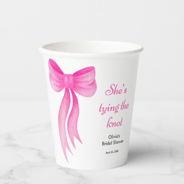 Pink Bow She's Tying the Knot Bridal Shower  Pappbecher (Vorderseite)