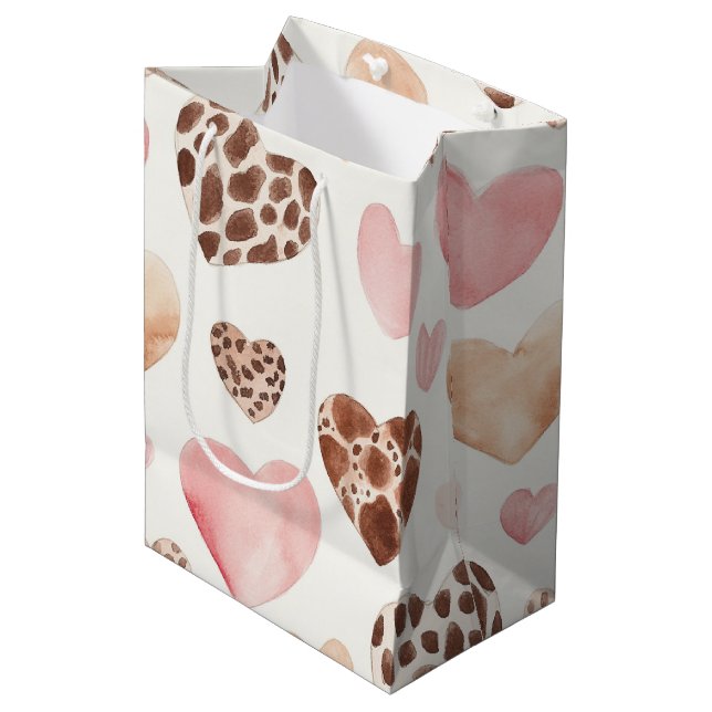 Pink Brown Cream Leopard Tierherzen Geburtstag Mittlere Geschenktüte (Vorderseite Schrägansicht)