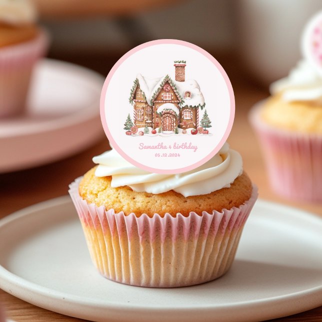 "Pink Candy Gingerbread House Birthday Sticker" Runder Aufkleber (Von Creator hochgeladen)
