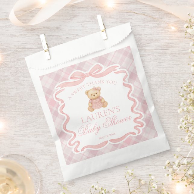 Pink Coquette Bow Bear Plaid Baby Shower Dessert Geschenktütchen (Ausgeschnitten)
