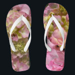 Pink Cream Hydrangeas gelb rosa grüne Blüte Flip Flops<br><div class="desc">Hübsche elegante klassische romantische rosa und gelbe Hydrangeas. Foto von H Cooper</div>