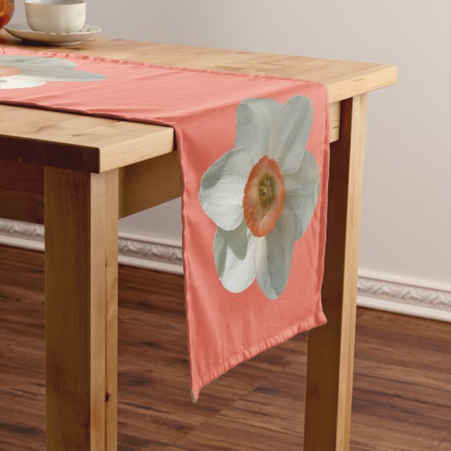 Pink Daffodin Frühlingszeit Blume Kurzer Tischläufer (Beispiel)