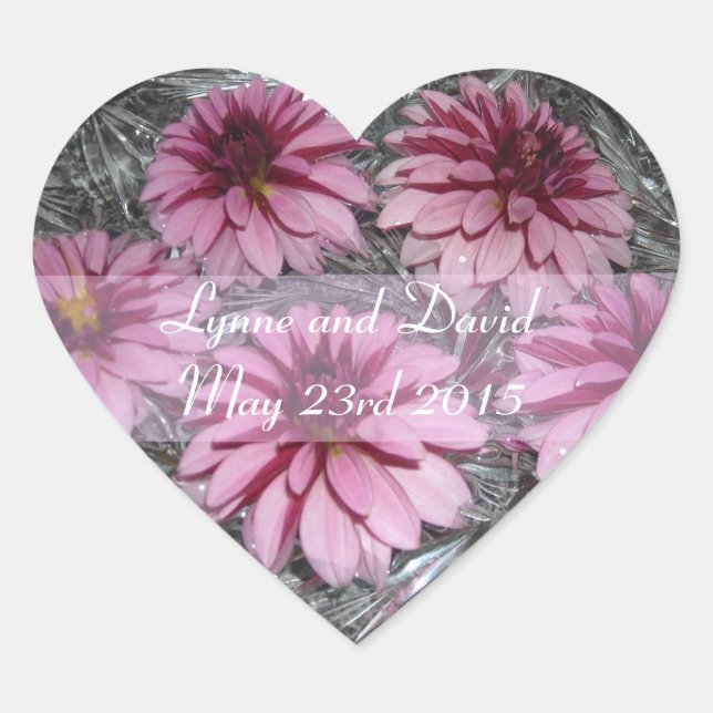 Pink Dahlias Save the Date Herz-Aufkleber (Vorderseite)