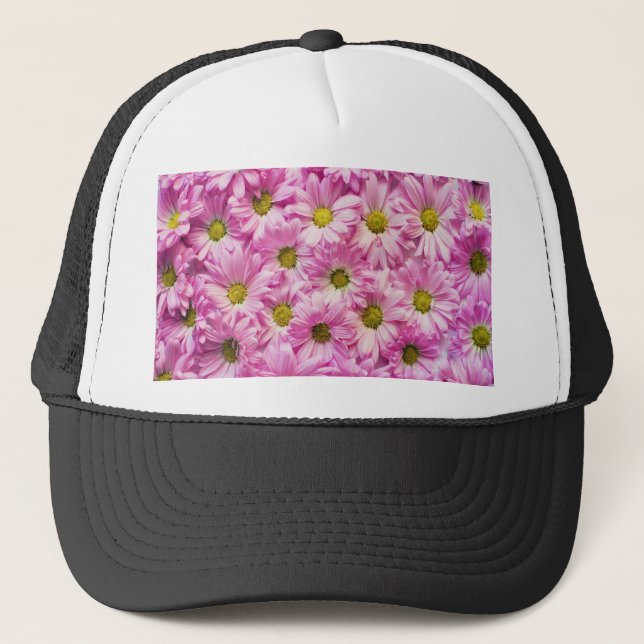Pink Daises Truckerkappe (Vorderseite)