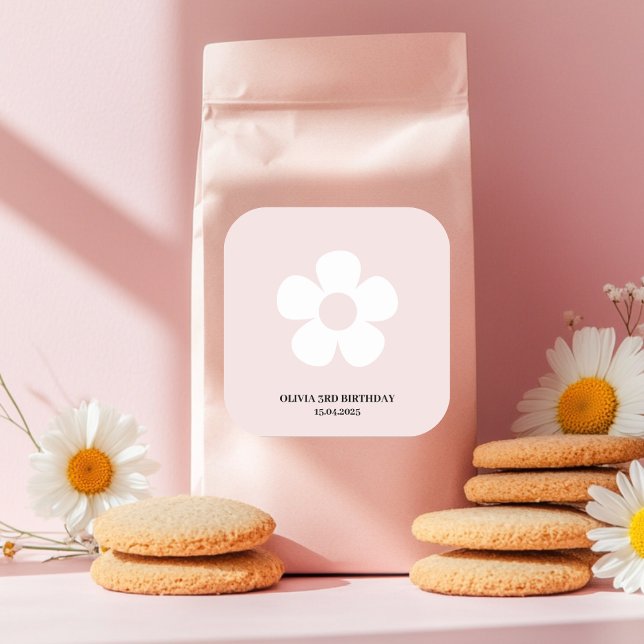 Pink Daisy Birthday | Gastgeschenk Quadratischer Aufkleber (Von Creator hochgeladen)