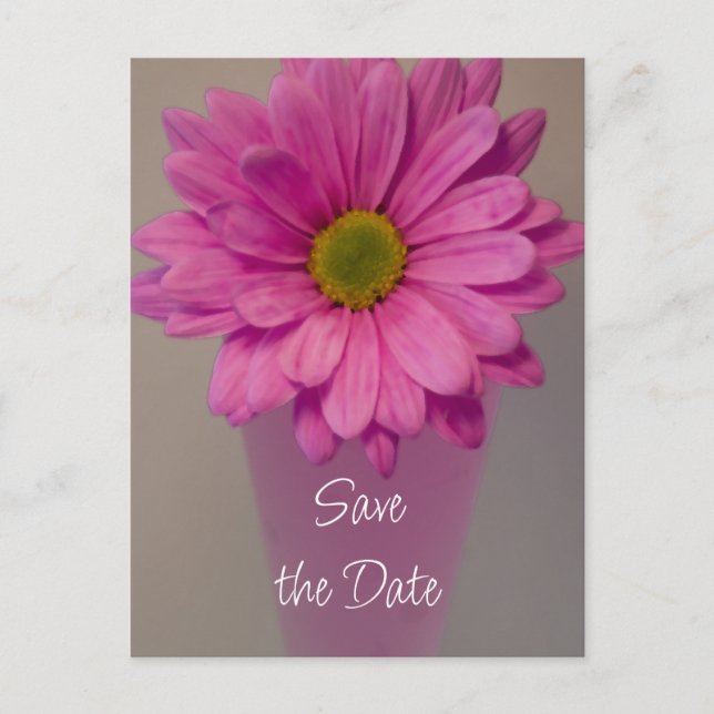 Pink Daisy in Vase Wedding Save the Date Ankündigungspostkarte (Vorderseite)