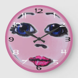 Pink Doll Face Große Wanduhr