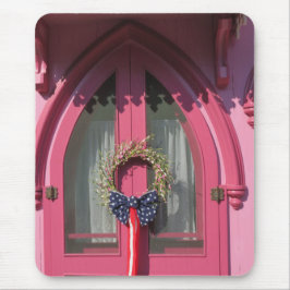 Pink Door Gingerbread Hütte - Martha's Vineyard Mousepad