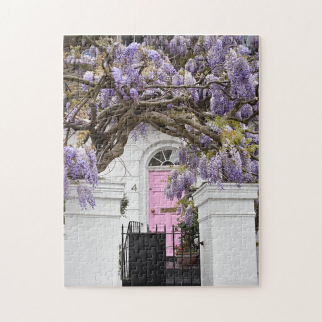 Pink Door Lila Wisteria Blume London UK (Vertikal)