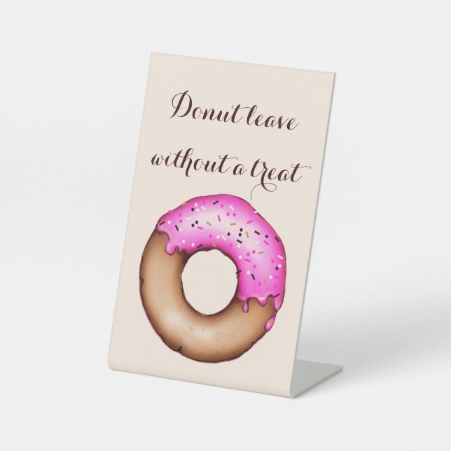 Pink Doughnut mit Sprinkles Wedding Donut Bar Sockelschild (Vorderseite)