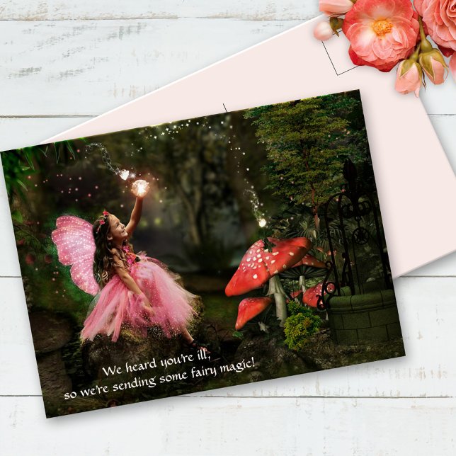 Pink Fairy Girl Se Bien Bientôt Carte Postale (Get Well Soon Postcard featuring a magical illustration of a fairy in an enchanted garden)