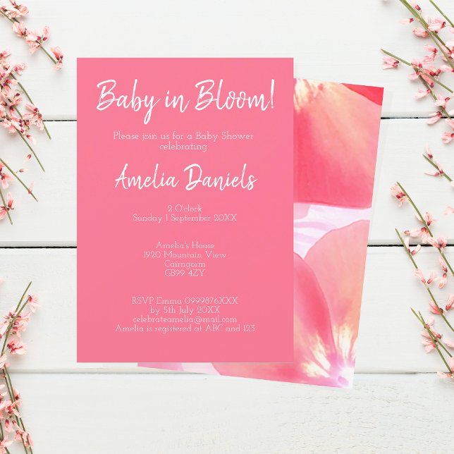 Pink Floral Baby in Bloom Baby Dusche Einladung (Pretty in pink Baby in bloom invitations.)