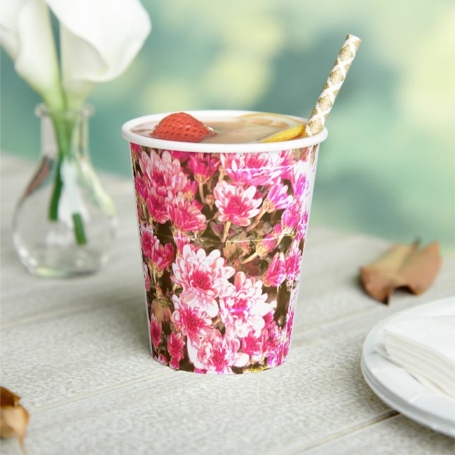 Pink Floral Bloom Pattern – Soft Botanical Design Pappbecher (In Situ)