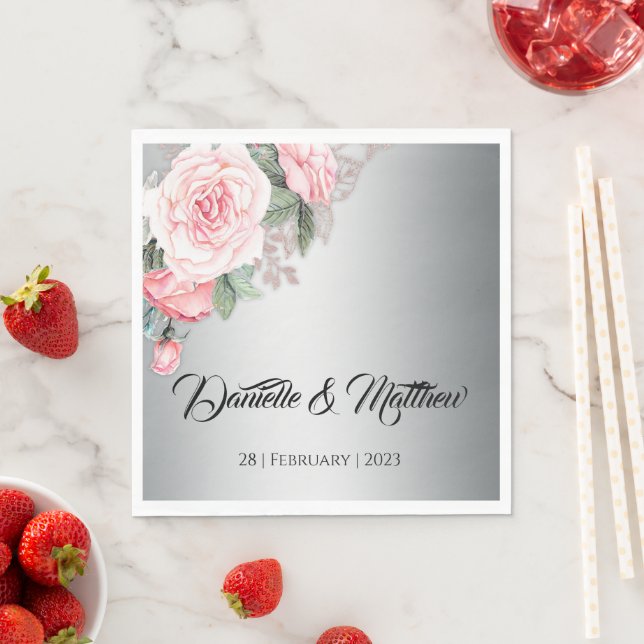 Pink Floral Bouquet auf luxuriöse Silberhochzeit Serviette (Beispiel)