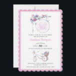 Pink Floral Cafe Sign | Süß 16 Einladung<br><div class="desc">Diese wunderschöne Frühjahrs-Einladung zum 16. Geburtstag enthält ein Café-Schild,  das in Blume mit einem Fahrrad mit noch mehr Blumendetails geschmückt ist. Rund um den Rand ist ein rosafarbener Rahmen. Sie können mit allen Details für Ihre besondere Veranstaltung personalisieren.</div>